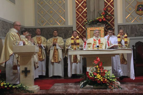 Konsekracja ołtarza w kościele Chrystusa Króla