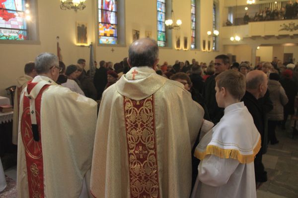 Konsekracja ołtarza w kościele Chrystusa Króla