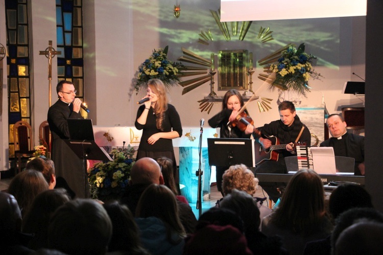 Koncert uwielbienia w Międzyborowie