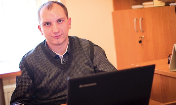 Mateusz Rutynowski zachęca, żeby już teraz rejestrować się do udziału w Ogólnopolskim Konkursie Wiedzy Biblijnej, pobierać materiały i dobrze się przygotować do rywalizacji