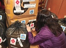 Wolontariusze Caritas angażują się m.in. w organizację transportów z darami