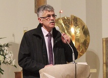 Mieczysław Guzewicz podczas spotkania w kościele NSPJ w Kętach