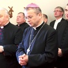  Zawołaniem biskupa nominata są słowa „Adveniat Regnum Tuum” (Przyjdź Królestwo Twoje)