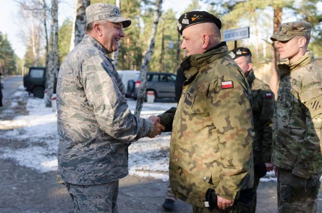 Generał NATO w Świętoszowie