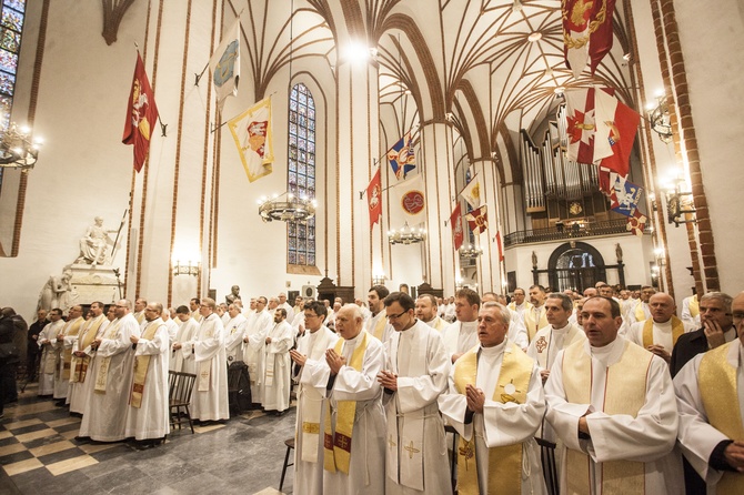 Kapłani pielgrzymowali do katedry