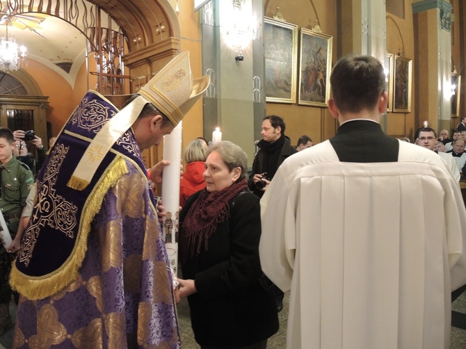 Jubileuszowe świece już w parafiach