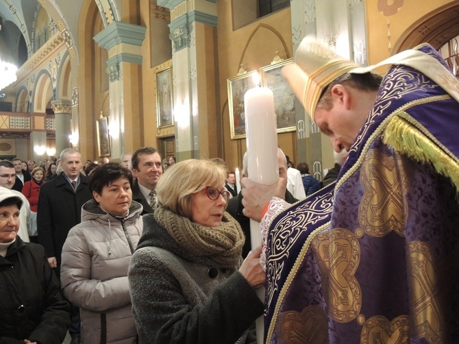 Jubileuszowe świece już w parafiach