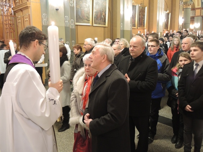 Jubileuszowe świece już w parafiach