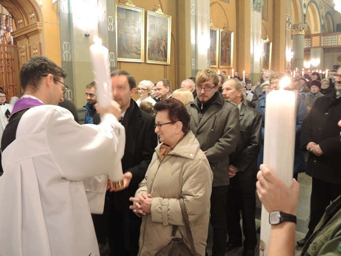 Jubileuszowe świece już w parafiach