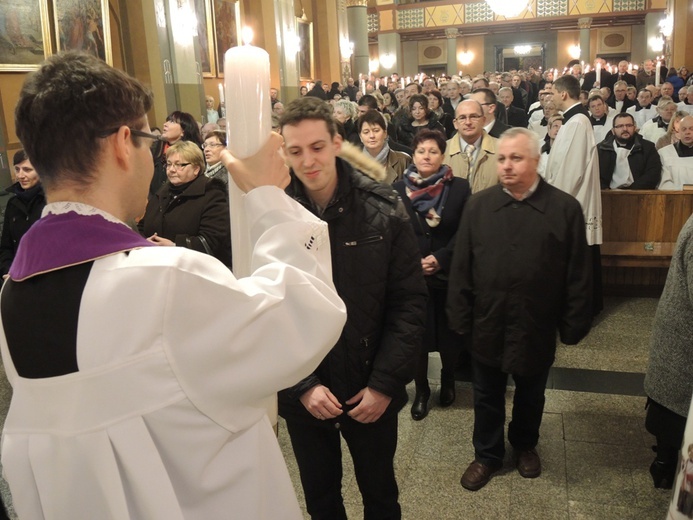 Jubileuszowe świece już w parafiach