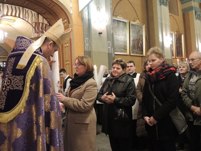 Jubileuszowe świece już w parafiach