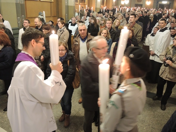 Jubileuszowe świece już w parafiach