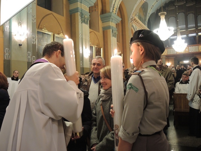 Jubileuszowe świece już w parafiach