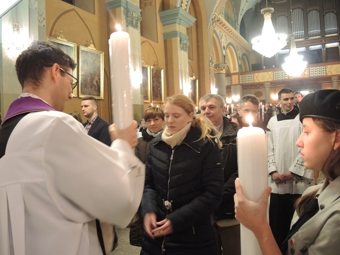 Jubileuszowe świece już w parafiach