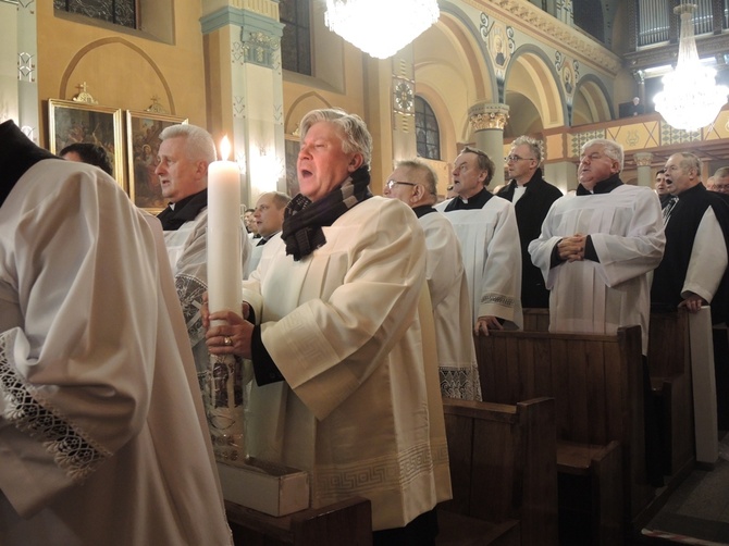 Jubileuszowe świece już w parafiach