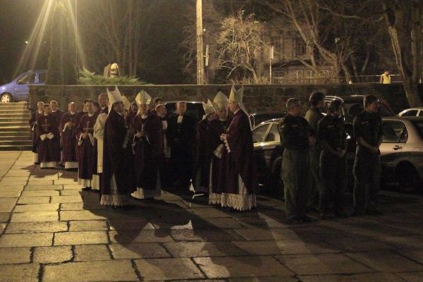 Powitanie symboli ŚDM i Eucharystia na rozpoczęcie Adwentu