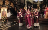 Powitanie symboli ŚDM i Eucharystia na rozpoczęcie Adwentu