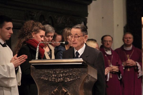 Powitanie symboli ŚDM i Eucharystia na rozpoczęcie Adwentu