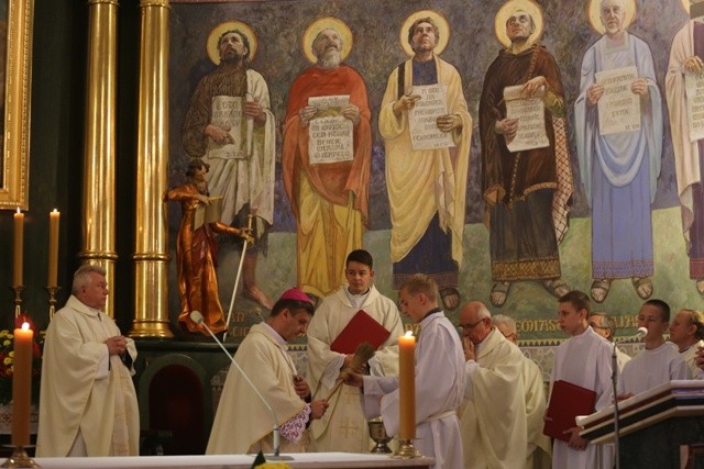 Poświęcenie nowej polichromii w kościele św. Klemensa w Ustroniu