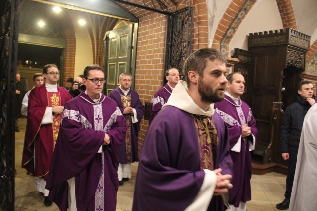 Symbole ŚDM w parafii NSJ w Gdańsku