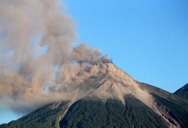 Wulkan się dymi