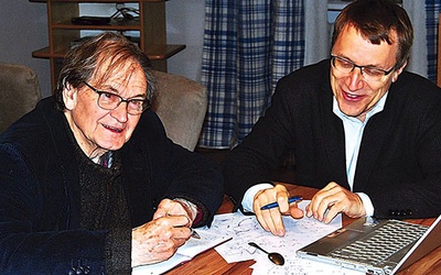  Sir Roger Penrose, wybitna postać świata nauki (z lewej), i fizyk Krzysztof Meissner, który wspiera czerwińską wspólnotę salezjańską, kiedy tylko może