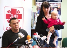 Karolina i Grzegorz Barankowie proszą o wsparcie dla ich chorej córeczki