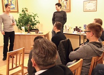  Podczas części organizacyjnej spotkania Mężczyźni św. Józefa decydują, jakie akcje podejmą w najbliższym czasie