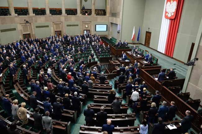 Awantura w Sejmie, opozycja blokuje obrady