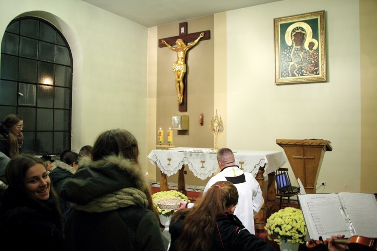 Adoracja pierwszopiątkowa w Łowiczu