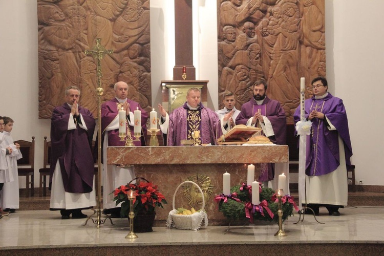 Symbole ŚDM w gdyńskiej parafii św. Jadwigi