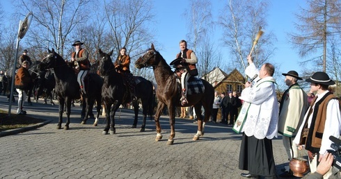 Banderia konna w prezencie 