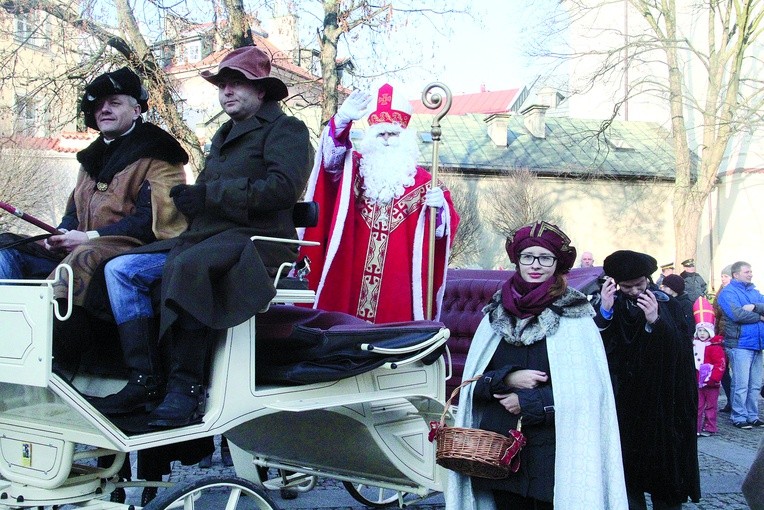  Orszak wzbudza zainteresowanie zarówno małych, jak i dużych mieszkańców Lublina 