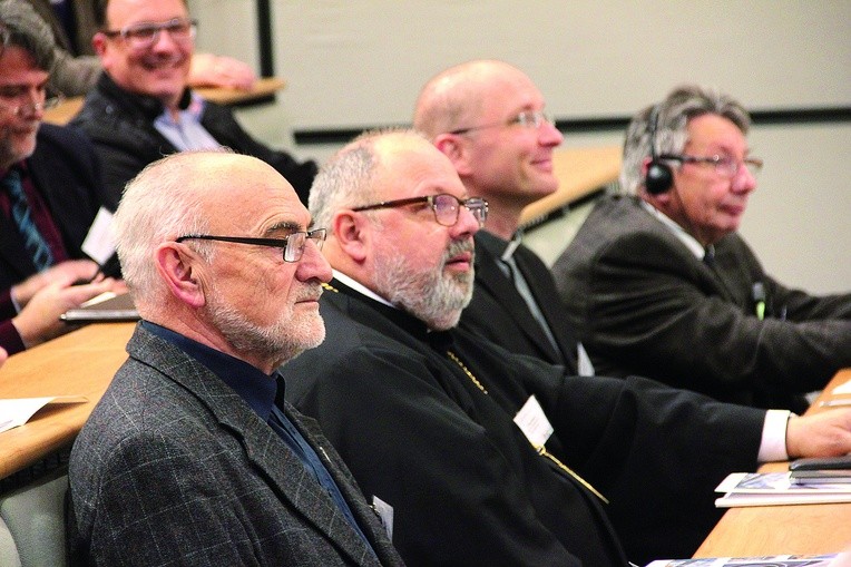  Na konferencji wystąpili prelegenci z Polski i Niemiec, zarówno osoby świeckie, jak i duchowne, reprezentujący m.in. nauki historyczne, teologię, literaturoznawstwo, kulturoznawstwo, socjologię