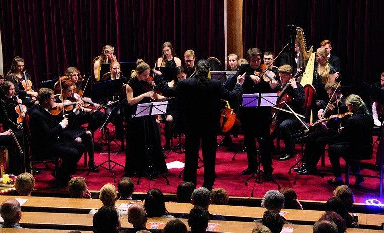  Koncert Polsko-Niemieckiej Orkiestry Młodzieżowej i Chóru Chłopięcego Akademii Śpiewu w Collegium Polonicom w Słubicach