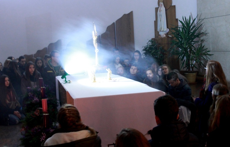 Czuwanie młodych w Łękach Górnych