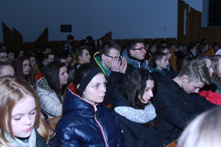 Czuwanie młodych w Łękach Górnych