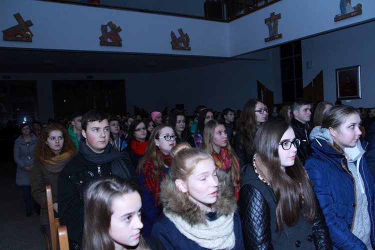 Czuwanie młodych w Łękach Górnych