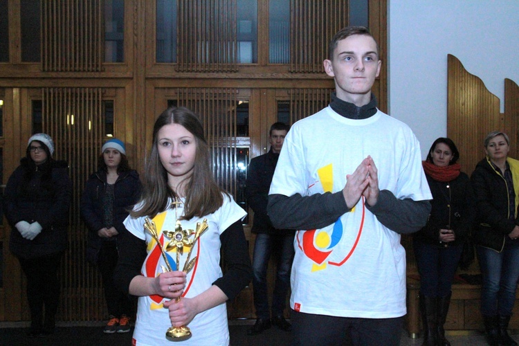 Czuwanie młodych w Łękach Górnych