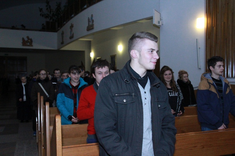 Czuwanie młodych w Łękach Górnych