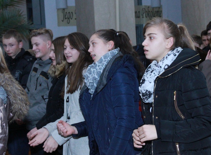 Czuwanie młodych w Łękach Górnych