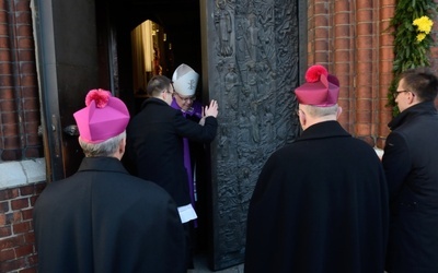 Otwarcie Bramy Miłosierdzia w Opolu