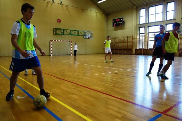 Ministranci na boisku 