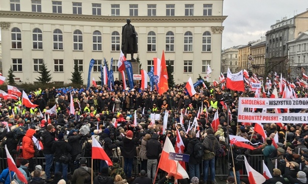 Marsz PiS w rocznicę stanu wojennego