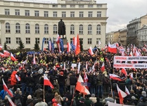 Marsz PiS w rocznicę stanu wojennego