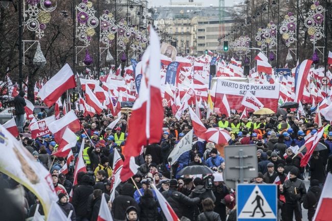 V Marsz Wolności i Solidarności. W drodze pod Belweder