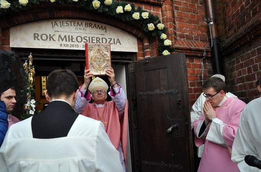 Otwarcie Drzwi Świętych w katedrze