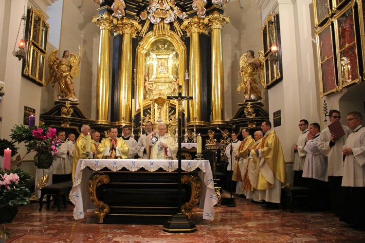 Otwarcie Bramy Miłosierdzia w tuchowskim sanktuarium