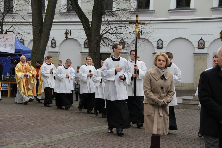 Otwarcie Bramy Miłosierdzia w tuchowskim sanktuarium