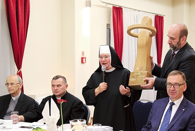  Siostra Jadwiga Wyrozumska na spotkaniu organizacyjnym przed kongresem